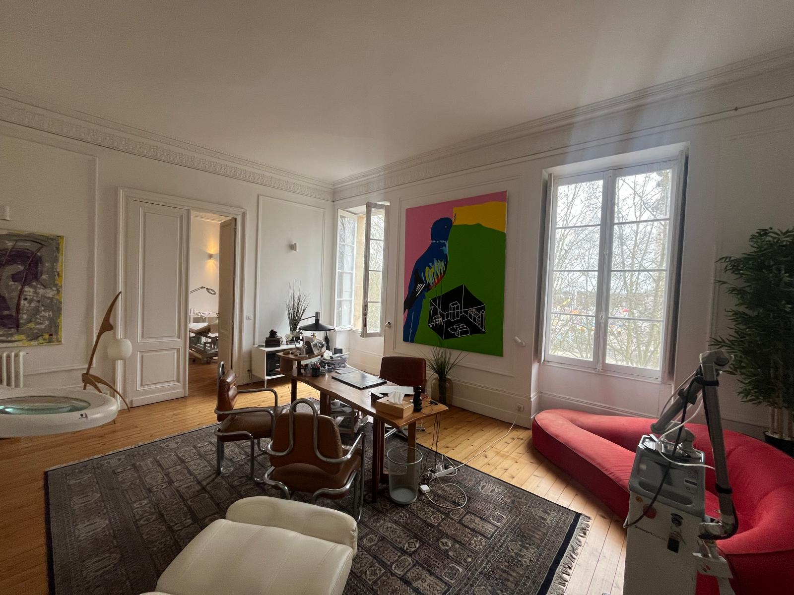 Bureaux -170m² , place des Quinconces